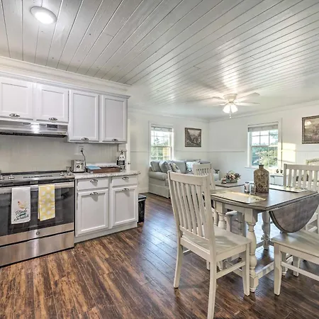 Waterfront Dunlap Cottage Large Yard And Views
